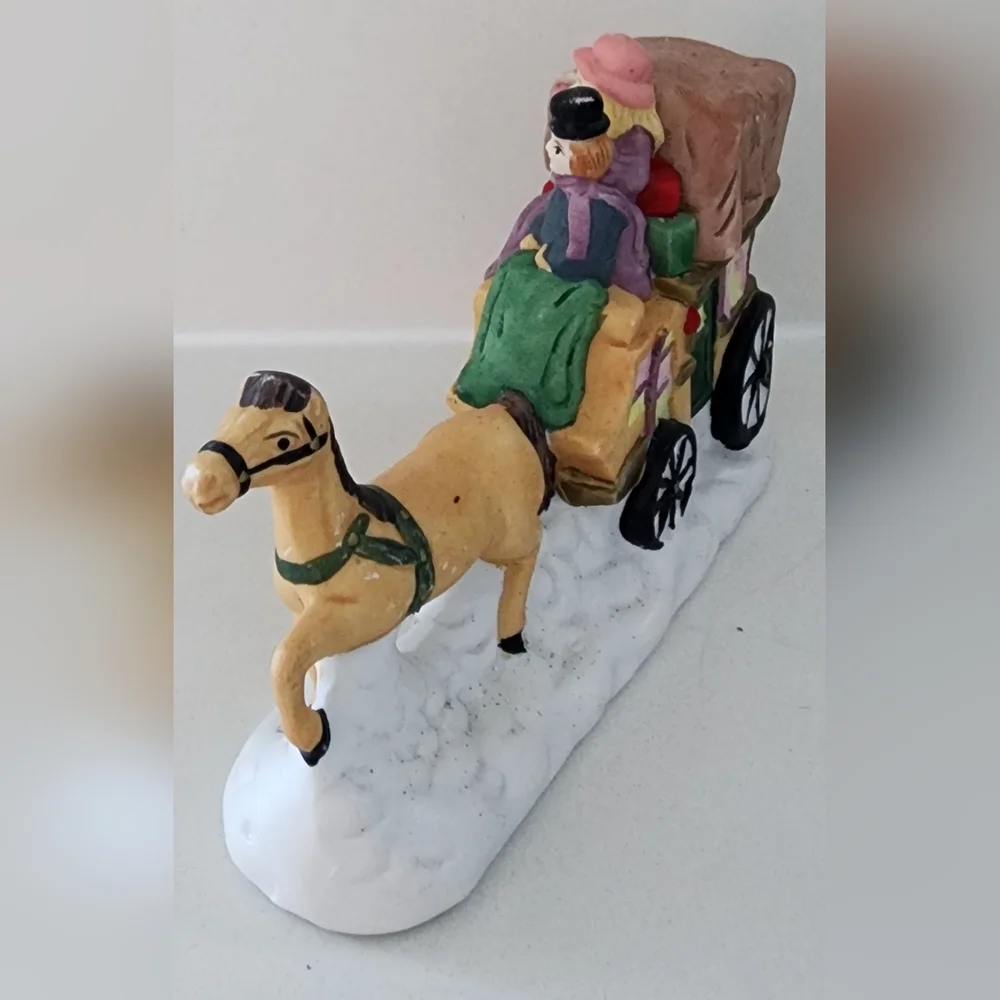 Lemax Hand-painted Porcelain Horse Drawn Cart w/Couple Christmas‎ Village